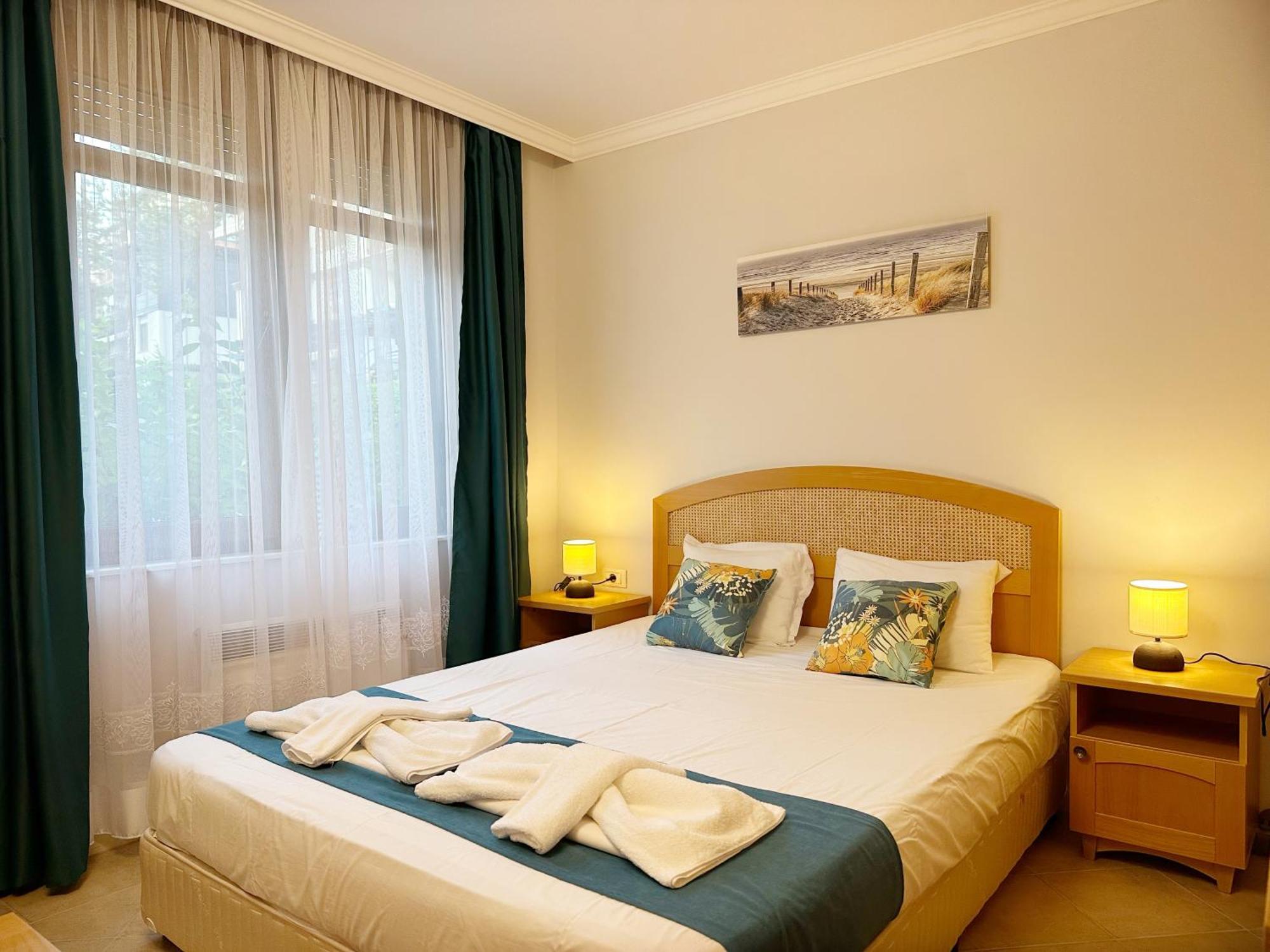 Sm Lovely Apartments On The First Line In Sozopol Room photo